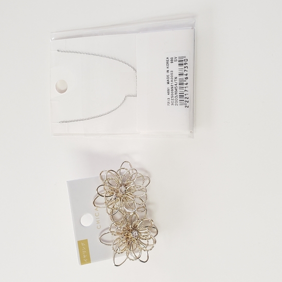 NWT Flower Cutout Earrings Horse Shoe Necklace - Picture 6 of 13